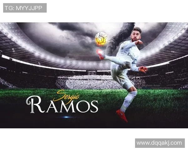 足球明星身穿西服帅气亮相视频展现魅力与风采引发热议